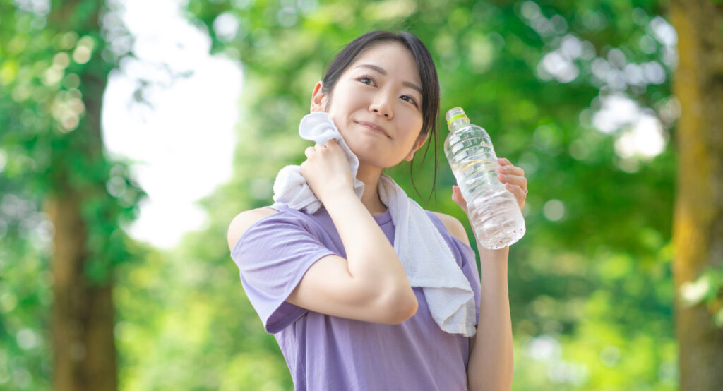 運動をする女性